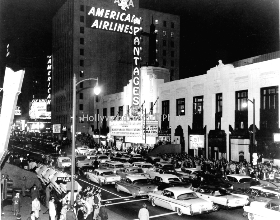 Academy Awards 1958 30th Annual at the Pantages Theatre Hollywood Blvd.jpg